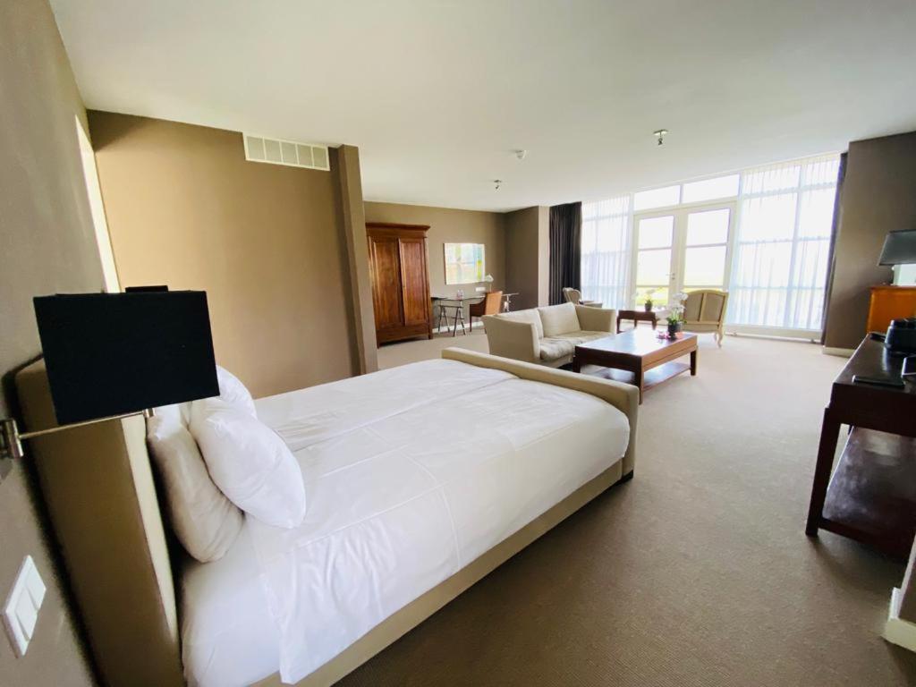 Landhotel De Ijsvogel Sint Nicolaasga Екстериор снимка