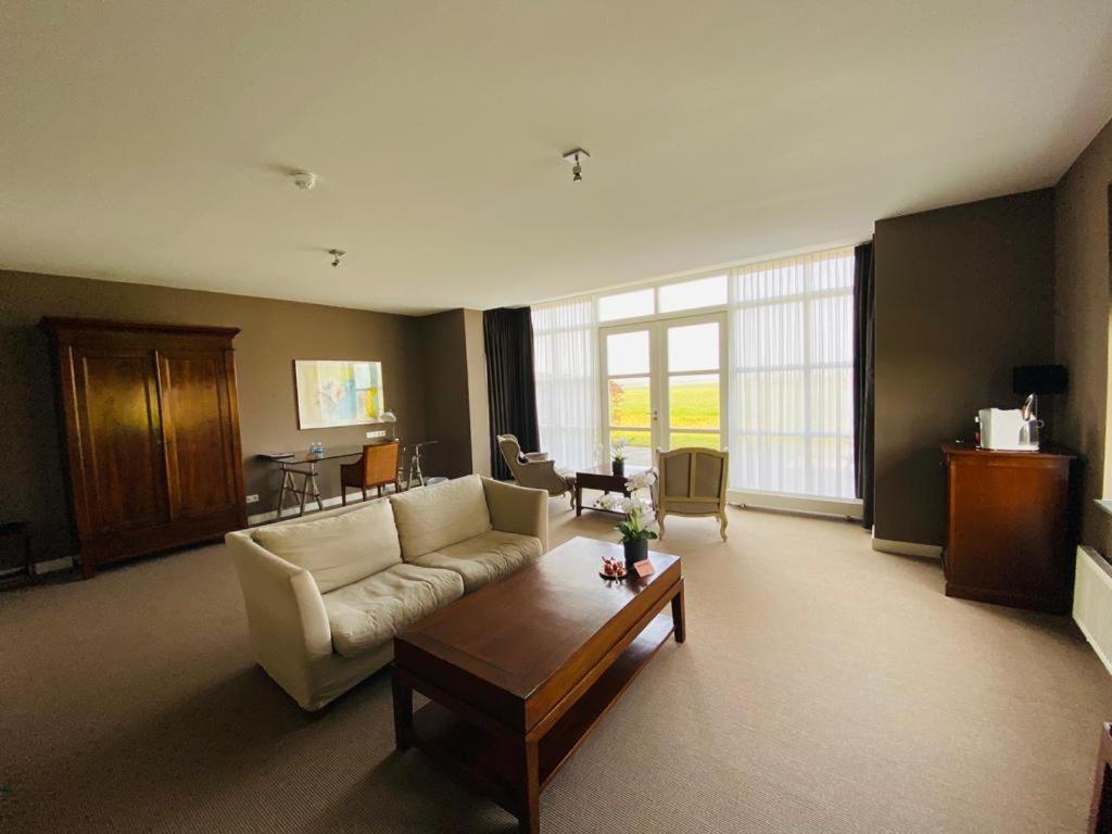 Landhotel De Ijsvogel Sint Nicolaasga Екстериор снимка